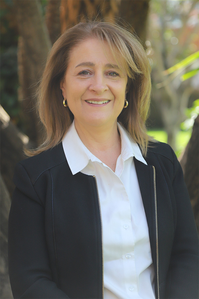 Mónica Lleras - Directora High School
